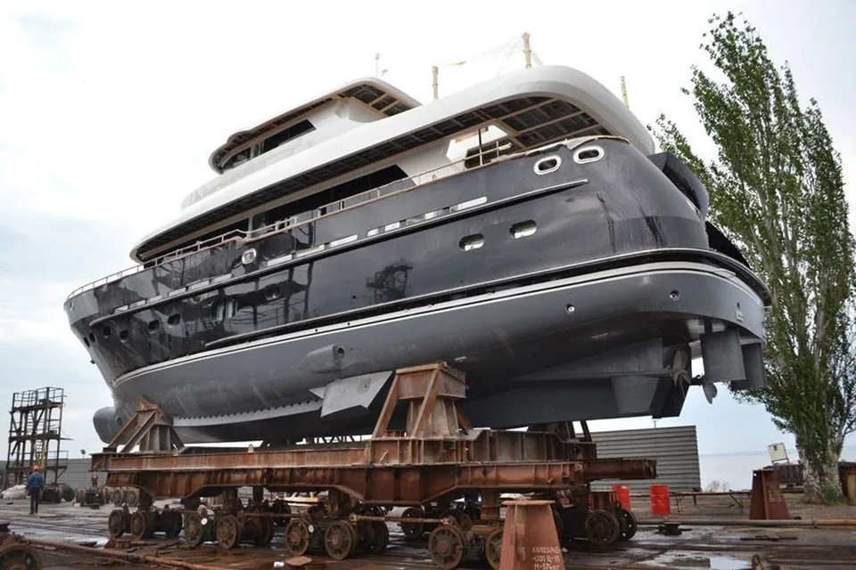 Fifth Ocean Shipyard 24m Long Range Explorer