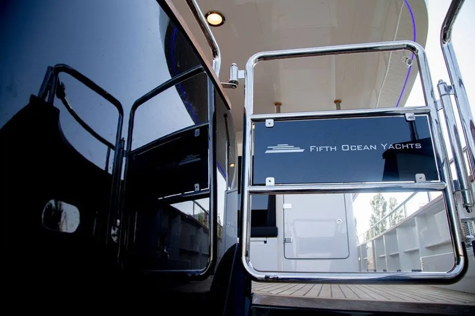 Fifth Ocean Shipyard 24m Long Range Explorer