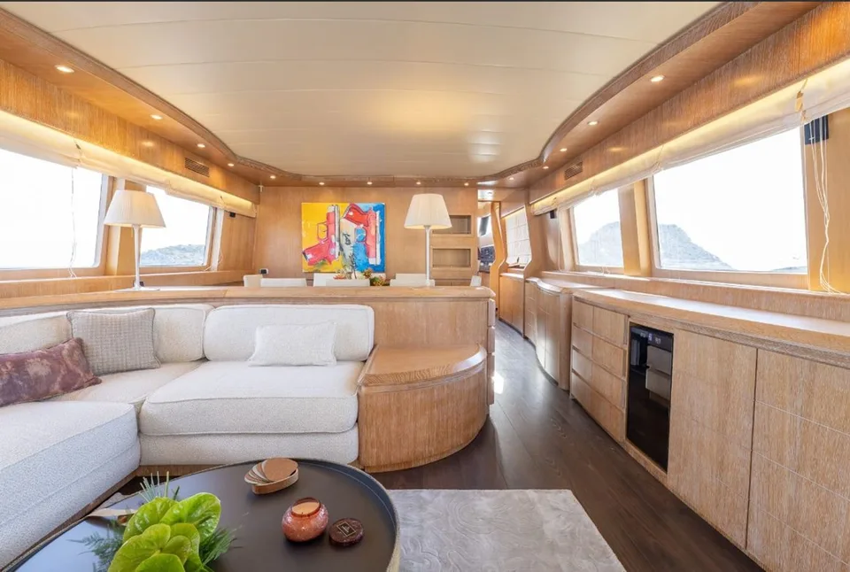Maiora 84 ' Fly