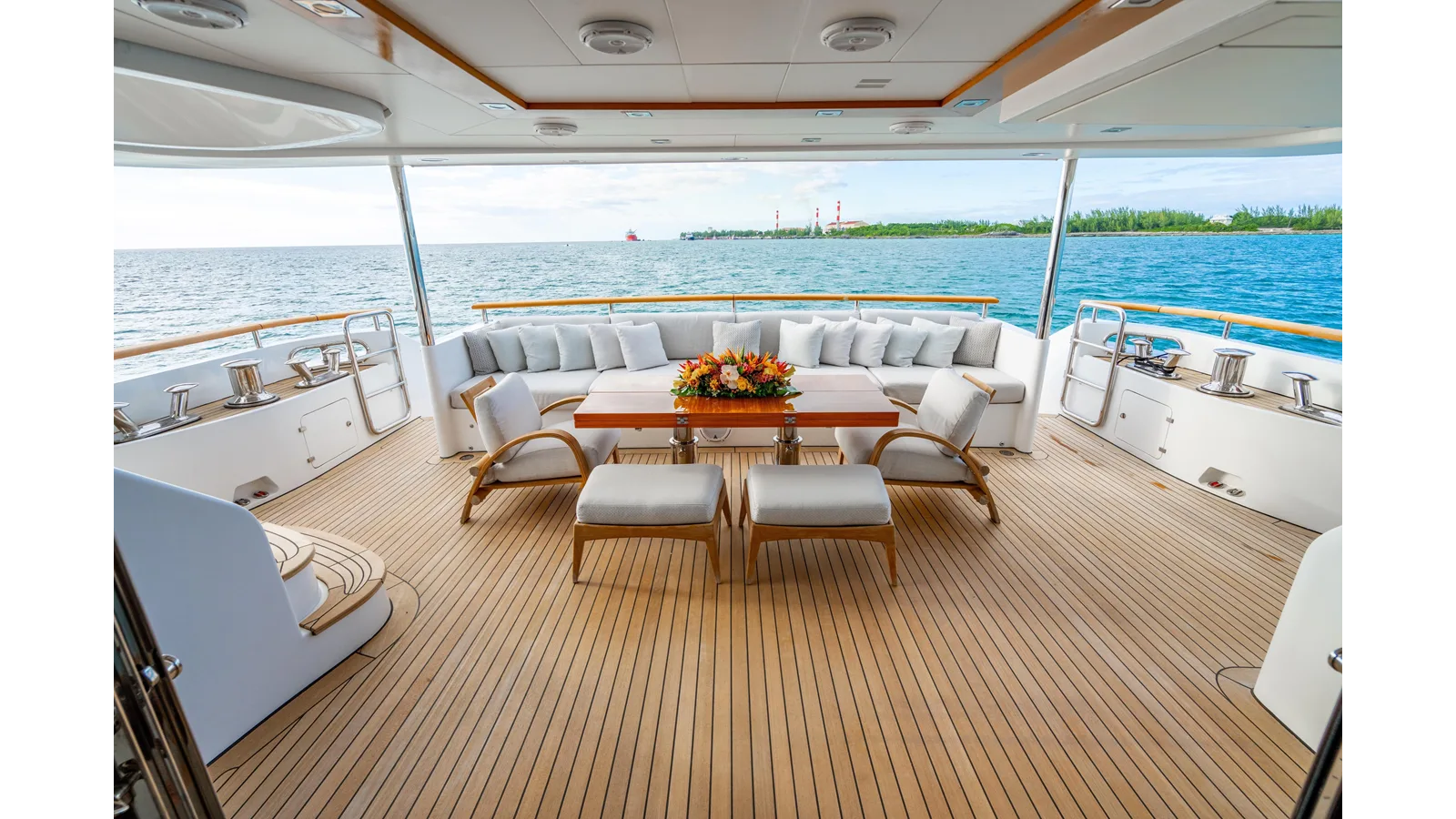 Benetti Classic 121