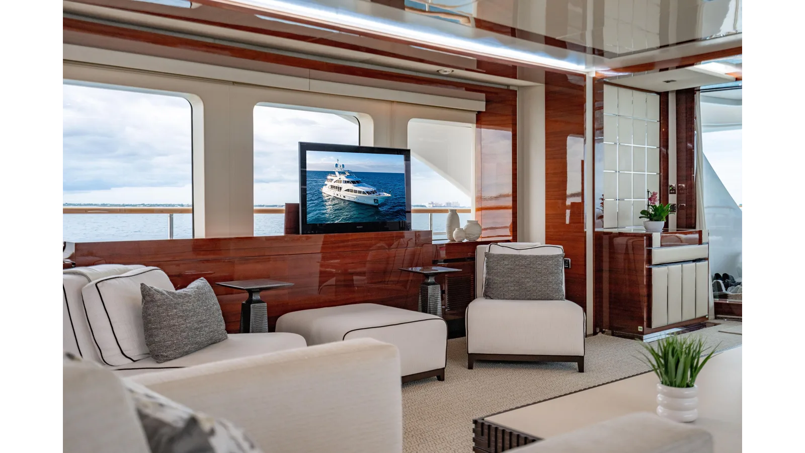Benetti Classic 121