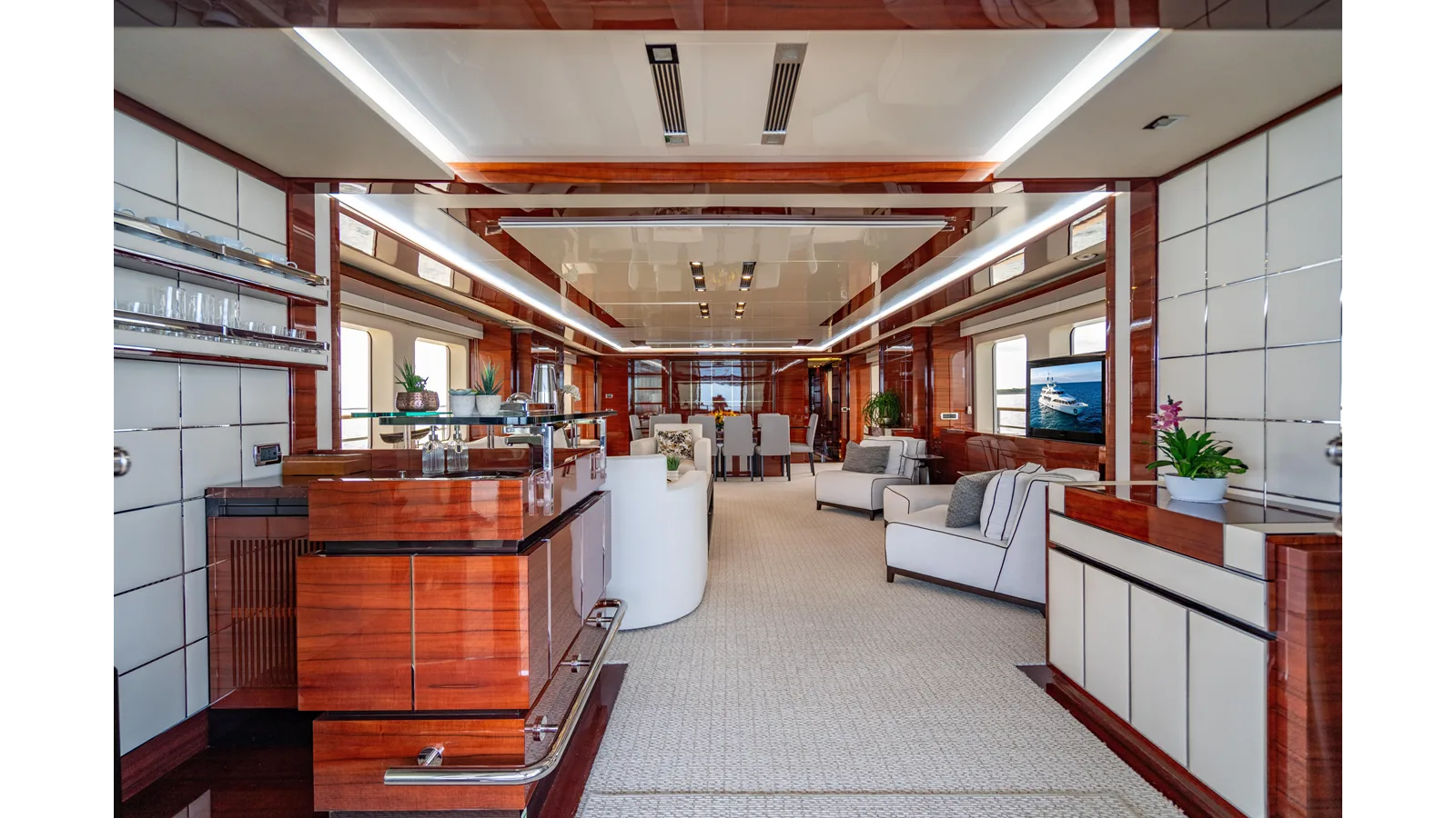 Benetti Classic 121