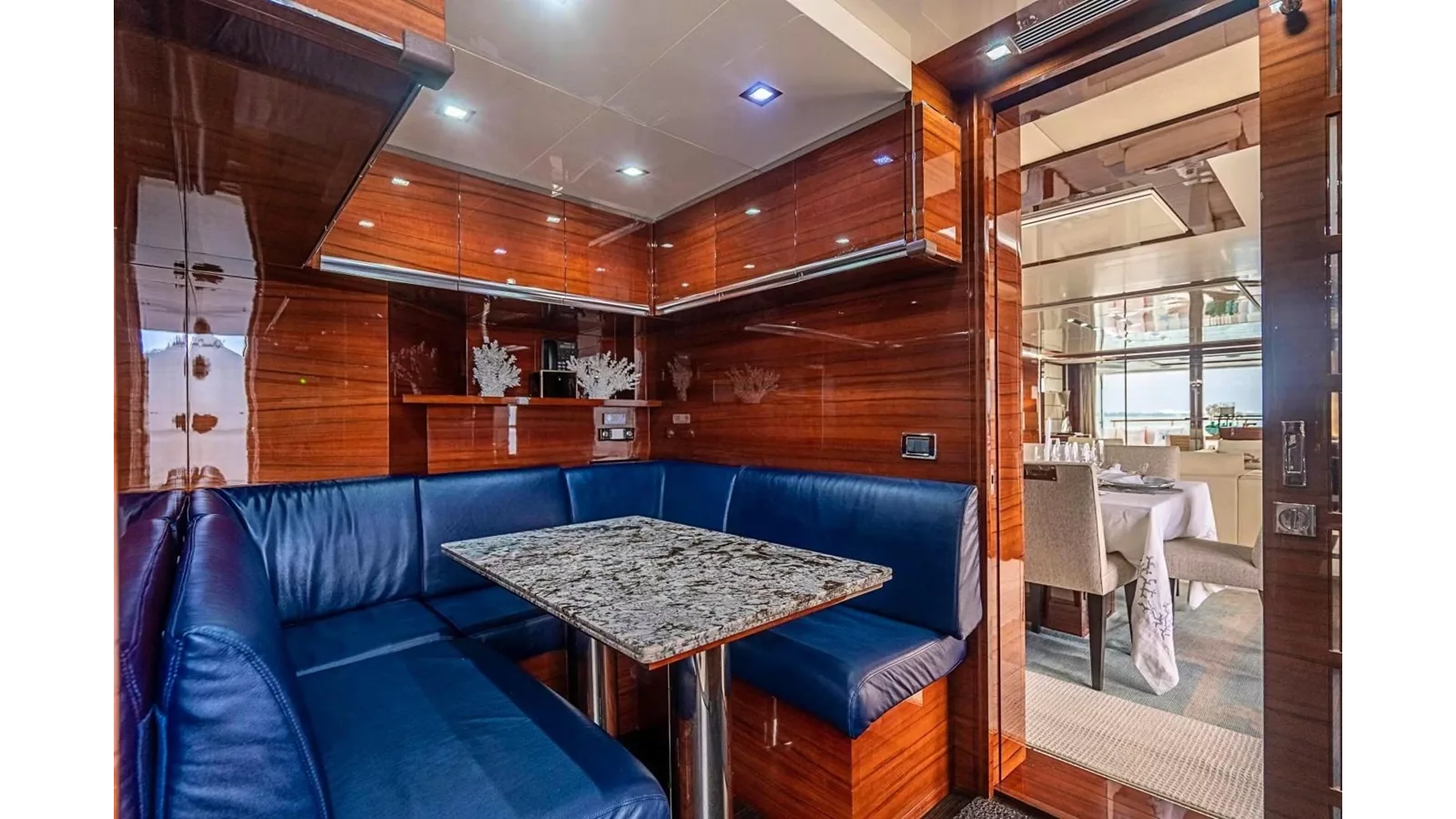 Benetti Classic 121