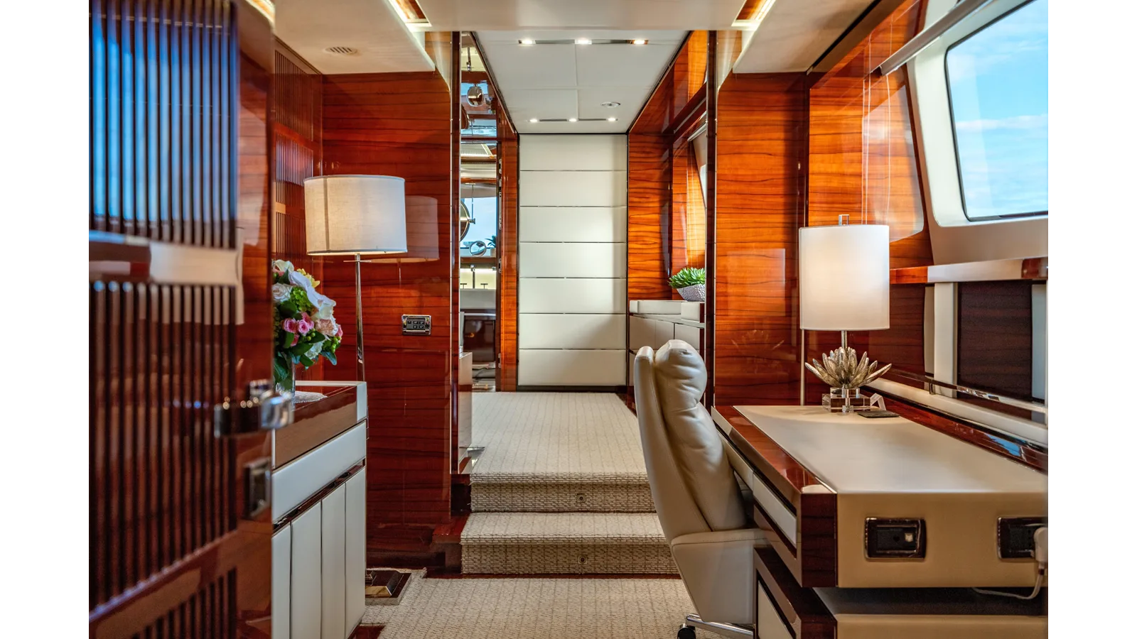 Benetti Classic 121