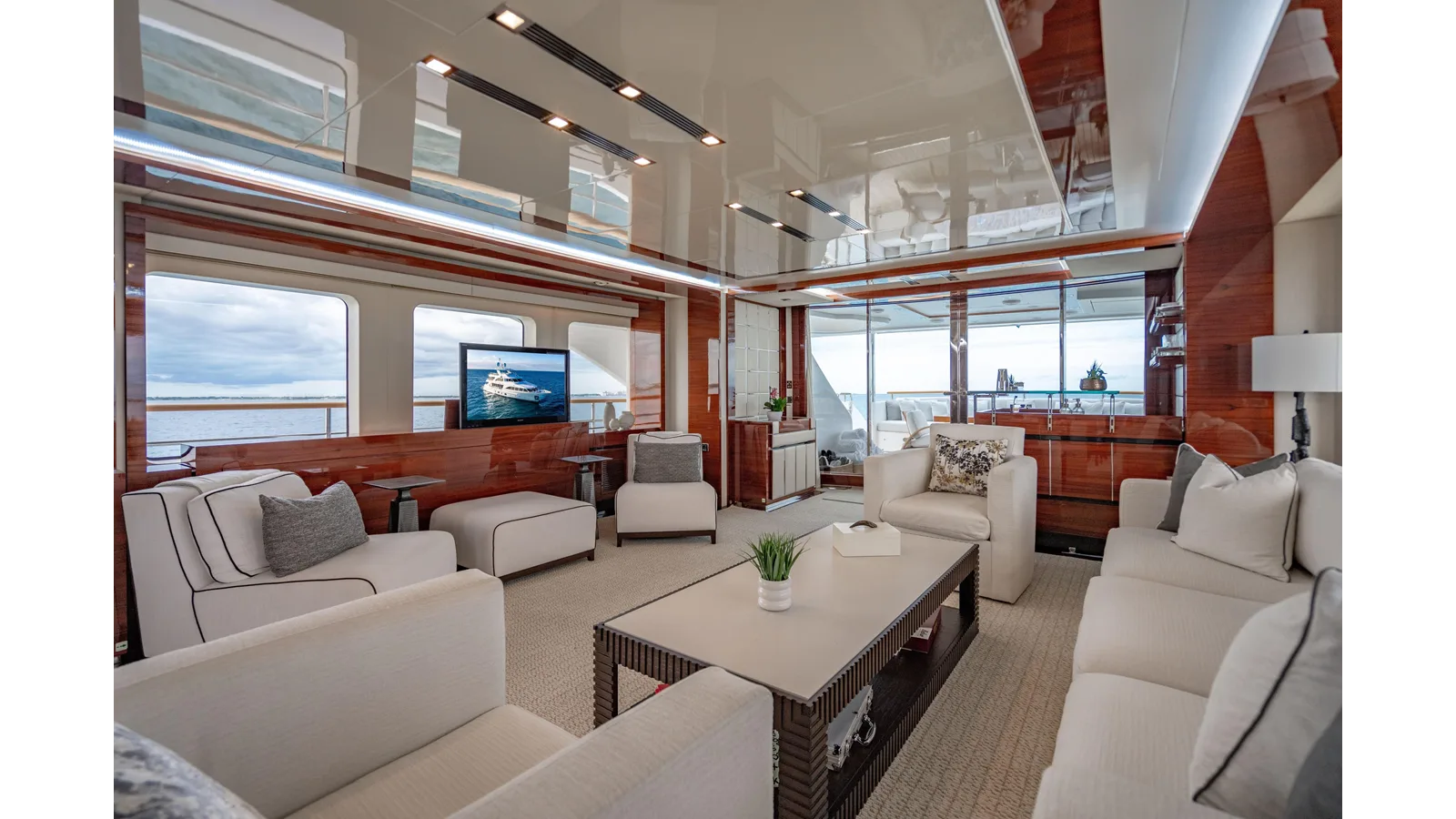 Benetti Classic 121