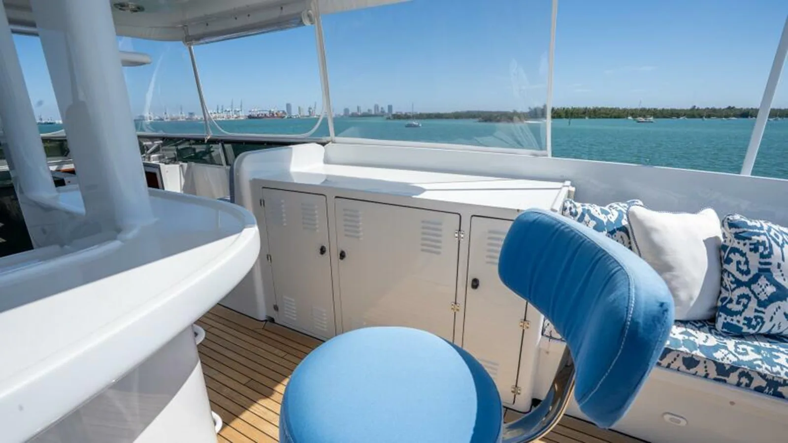 85 Deck House