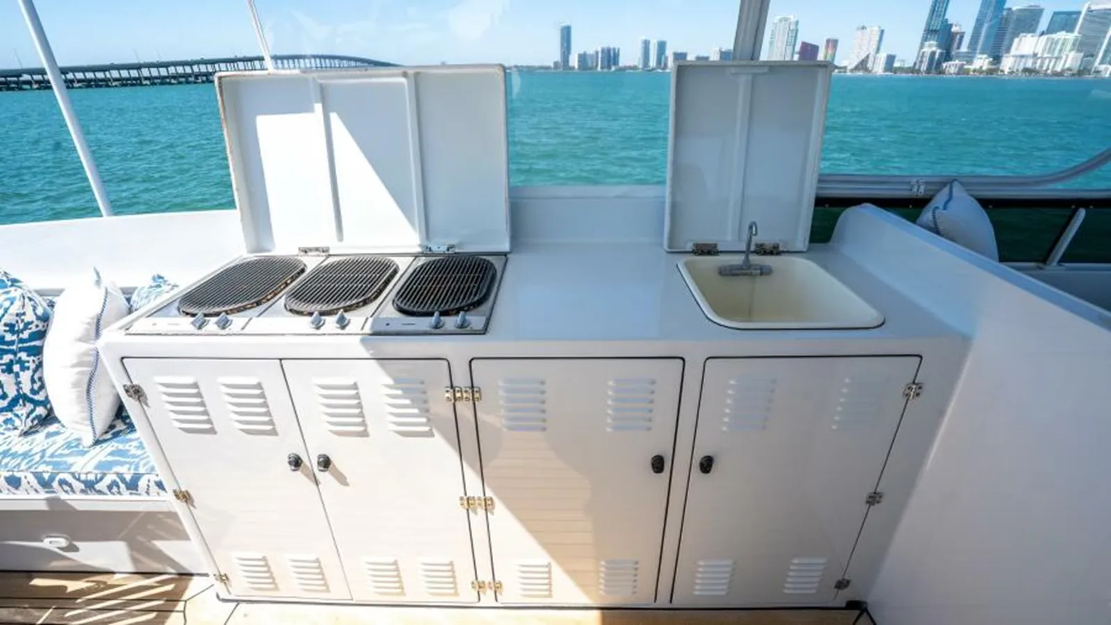 85 Deck House