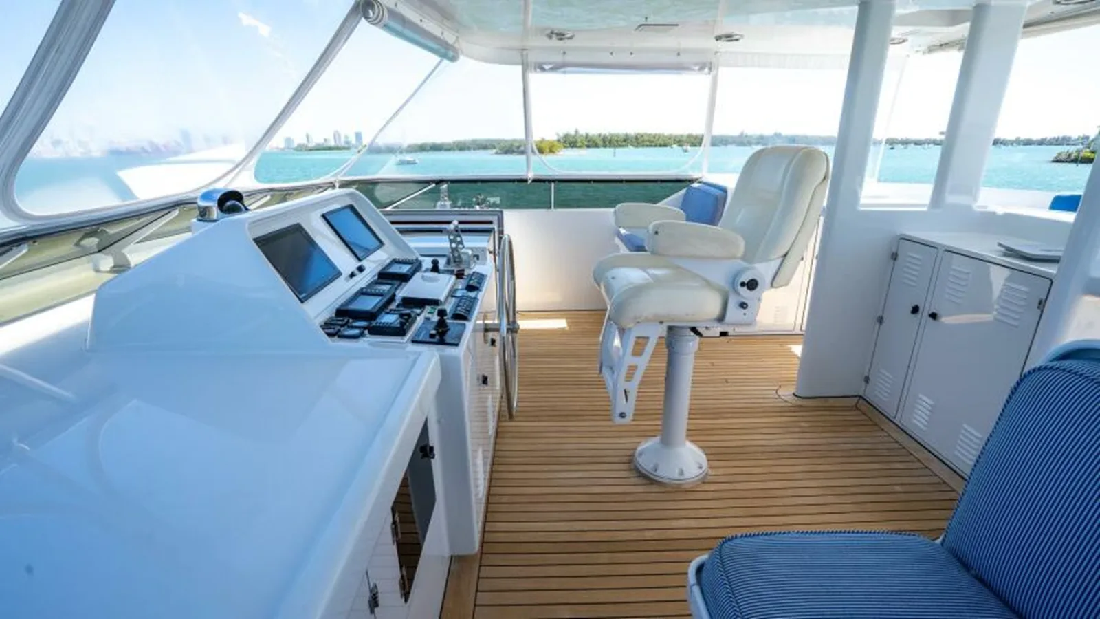 85 Deck House
