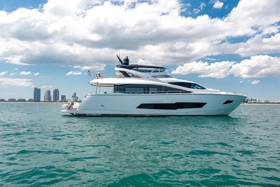 Sunseeker 86 Yacht