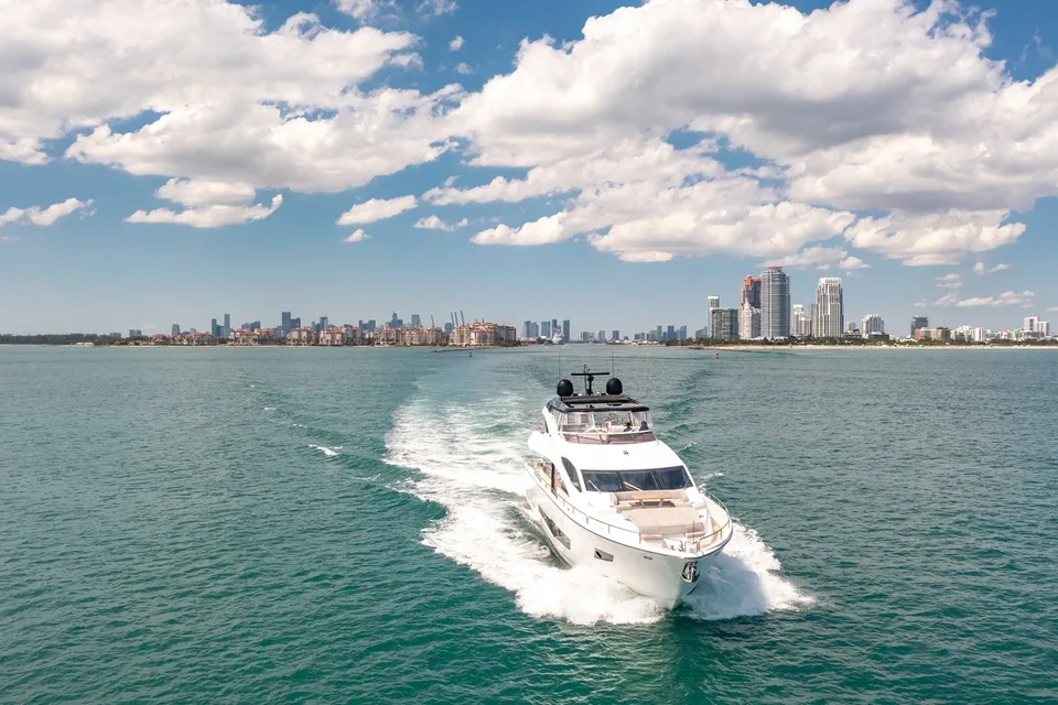 Sunseeker 86 Yacht