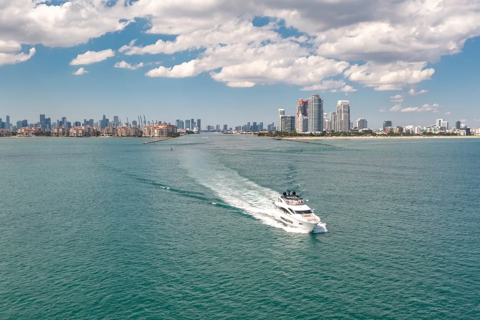 Sunseeker 86 Yacht