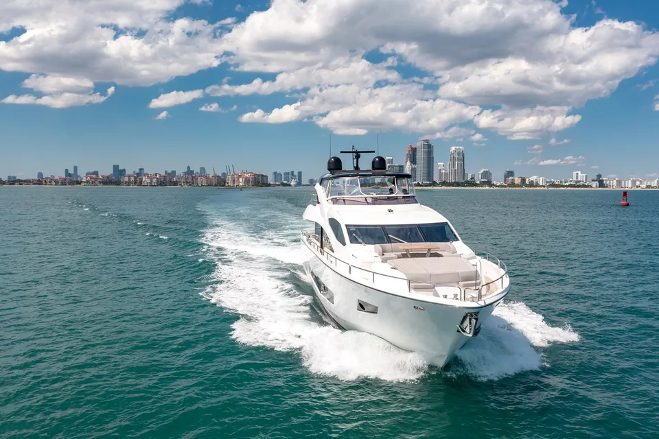 Sunseeker 86 Yacht