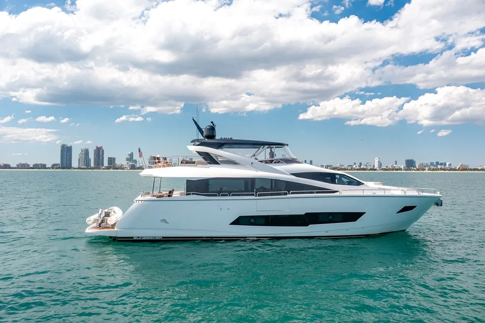 Sunseeker 86 Yacht