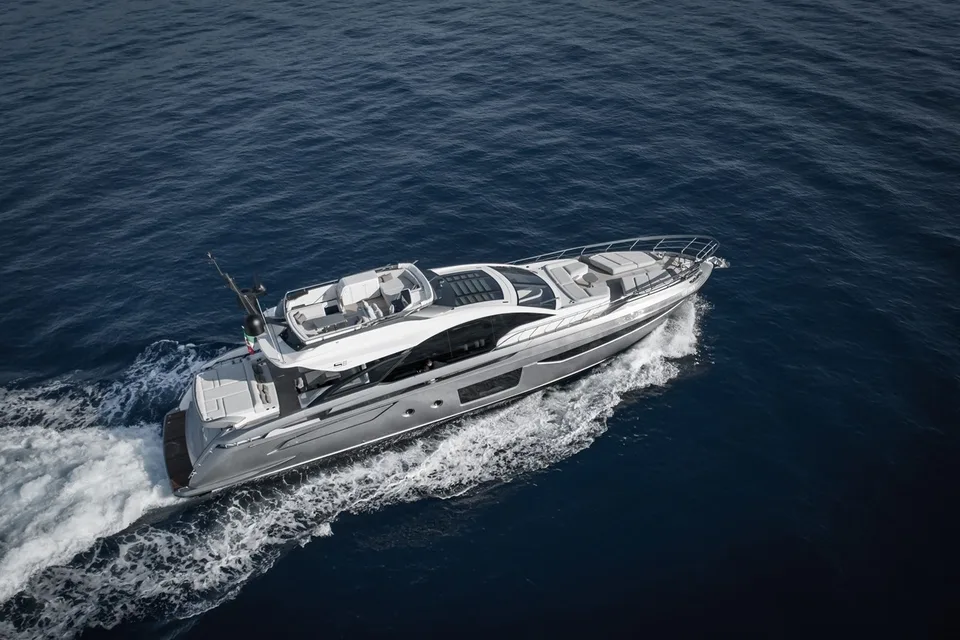Azimut S8