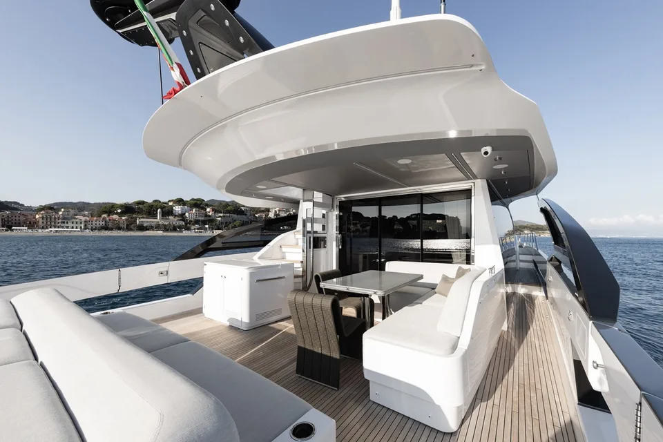 Azimut S8