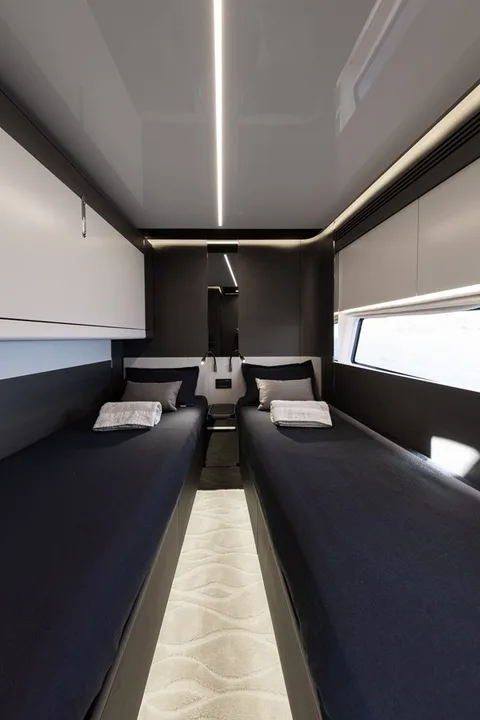 Azimut S8