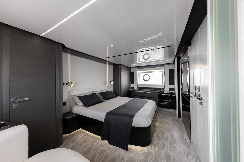 Azimut S8