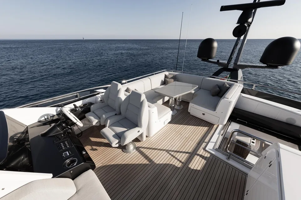 Azimut S8
