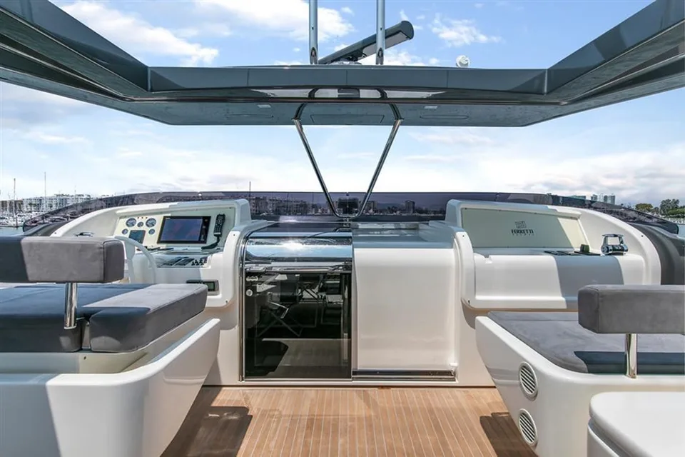 Ferretti Yachts 960