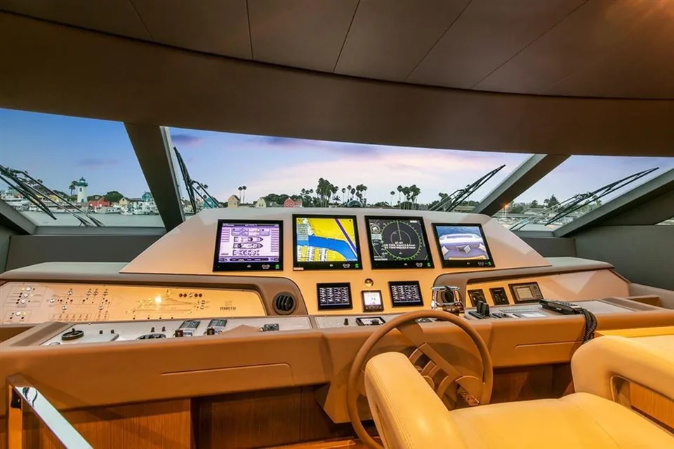 Ferretti Yachts 960