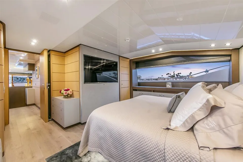 Ferretti Yachts 960