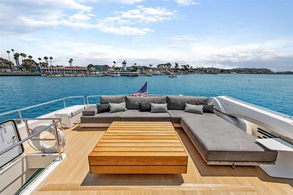 Ferretti Yachts 960