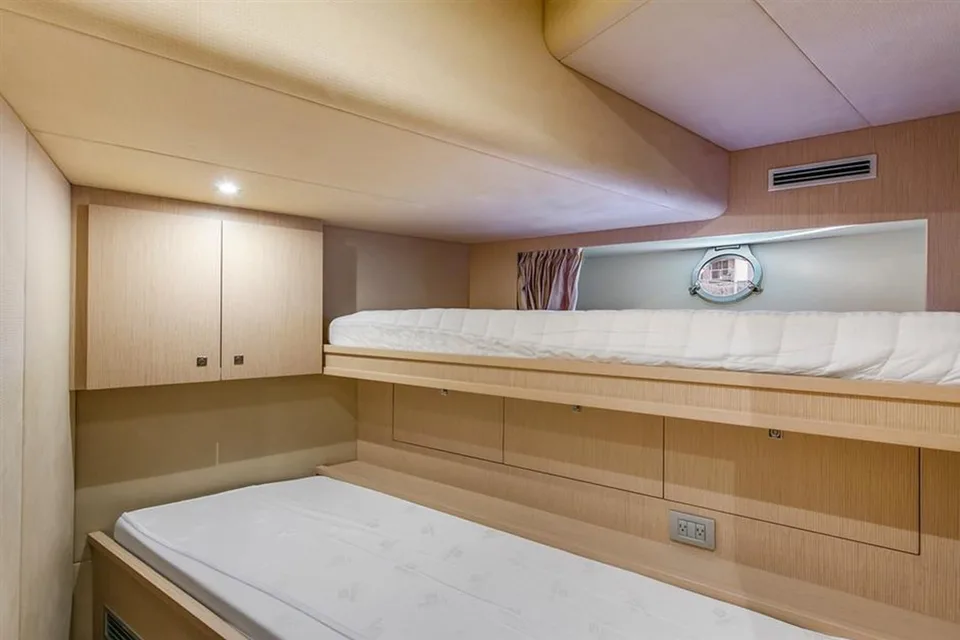 Ferretti Yachts 960