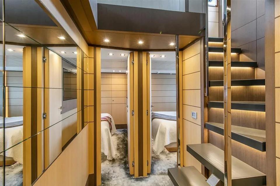 Ferretti Yachts 960