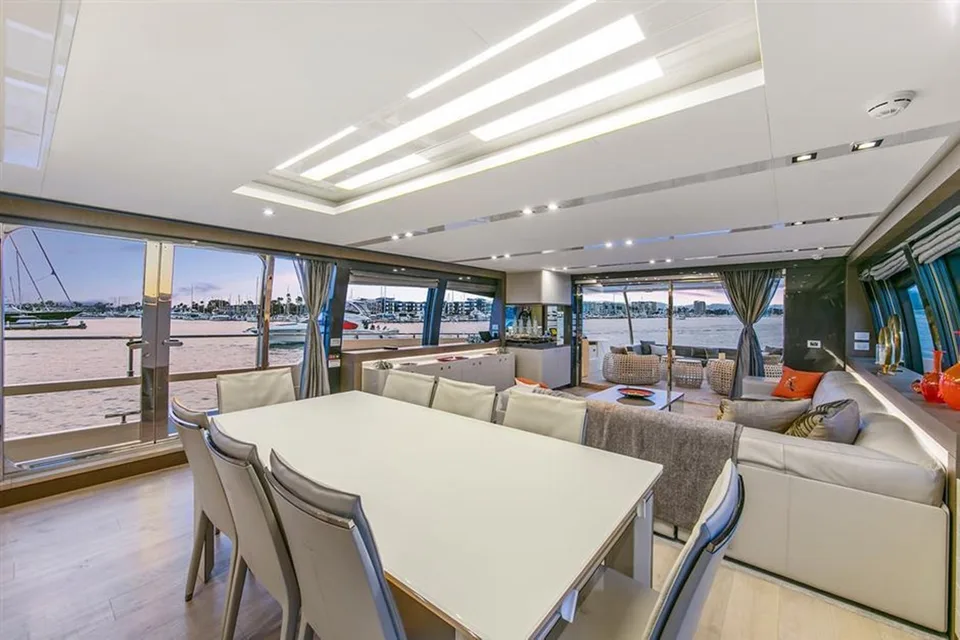 Ferretti Yachts 960