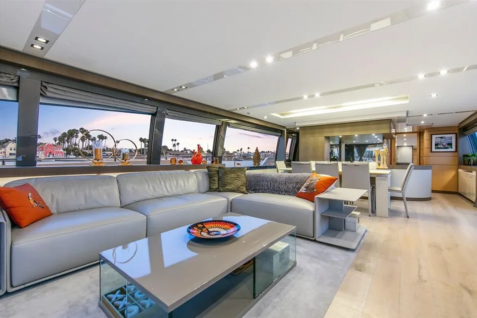 Ferretti Yachts 960