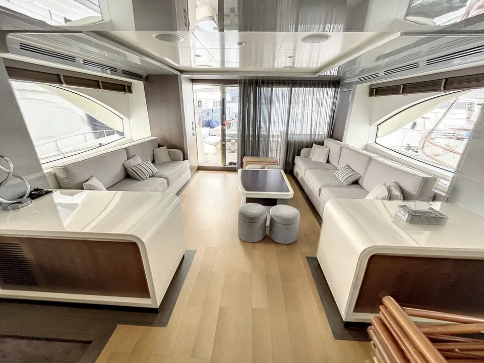 Azimut 85F