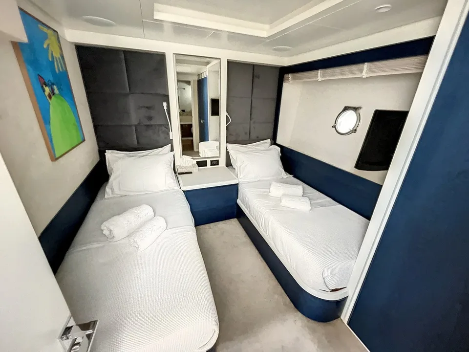 Azimut 85F