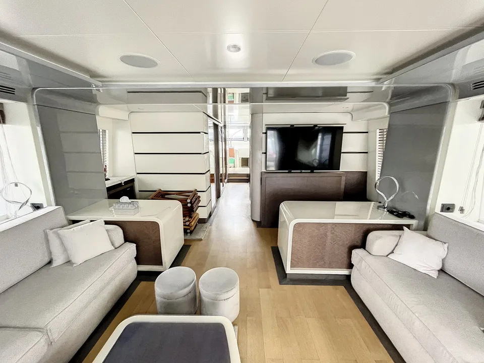 Azimut 85F
