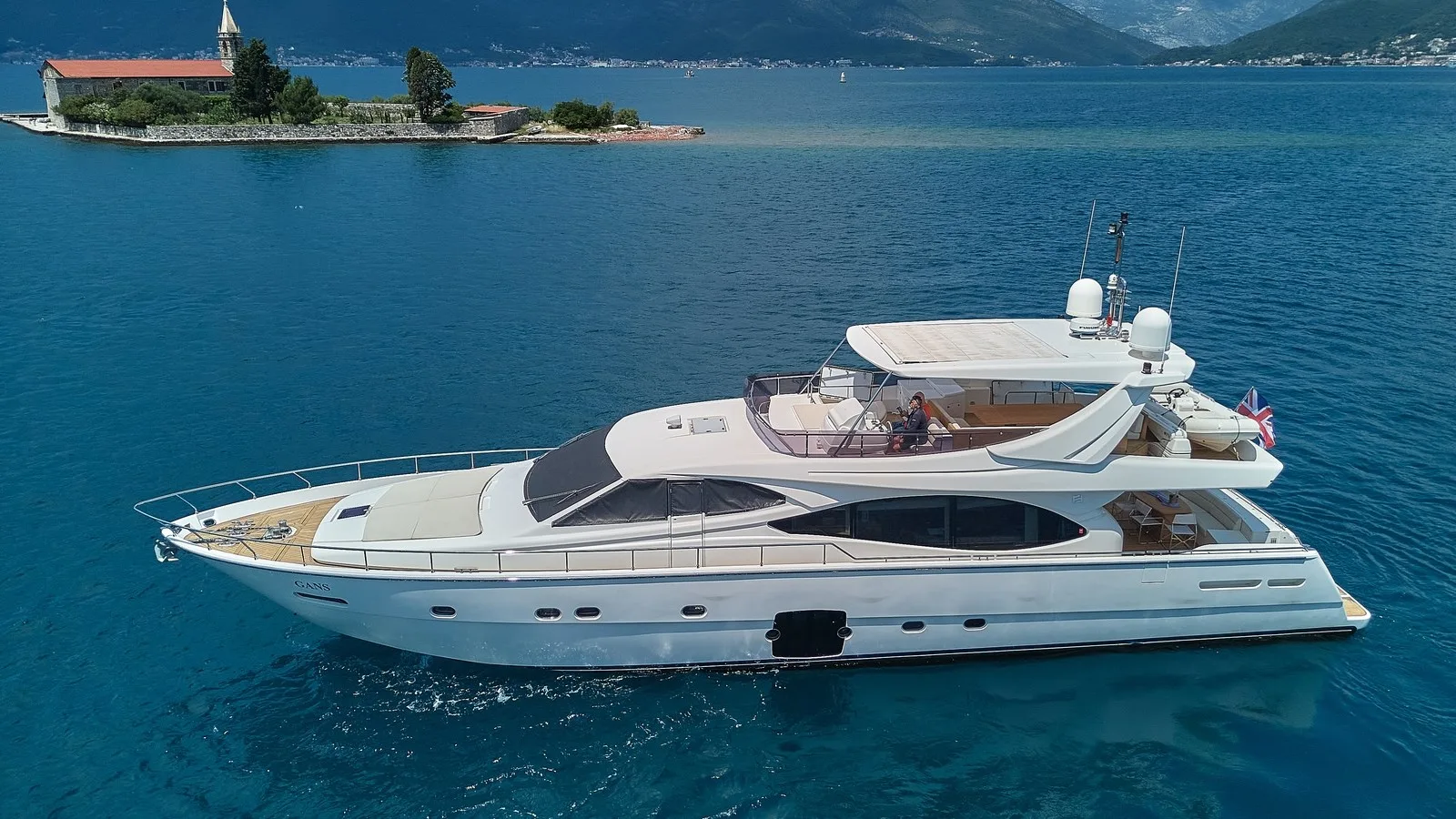 Ferretti Yachts 780