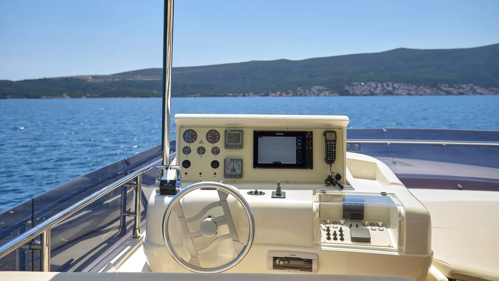 Ferretti Yachts 780