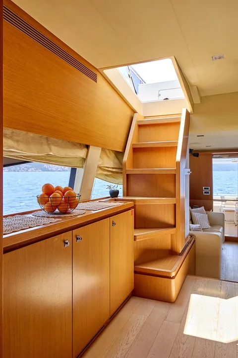Ferretti Yachts 780