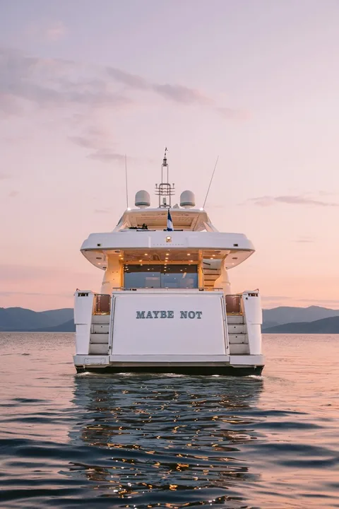 Ferretti Yachts 830