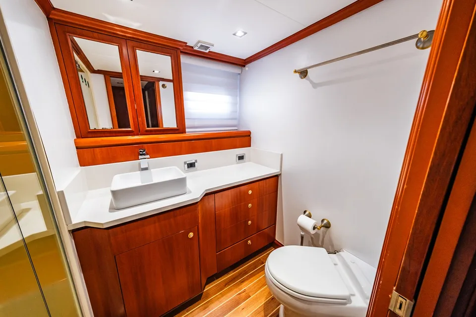 Nordlund Raised Pilothouse