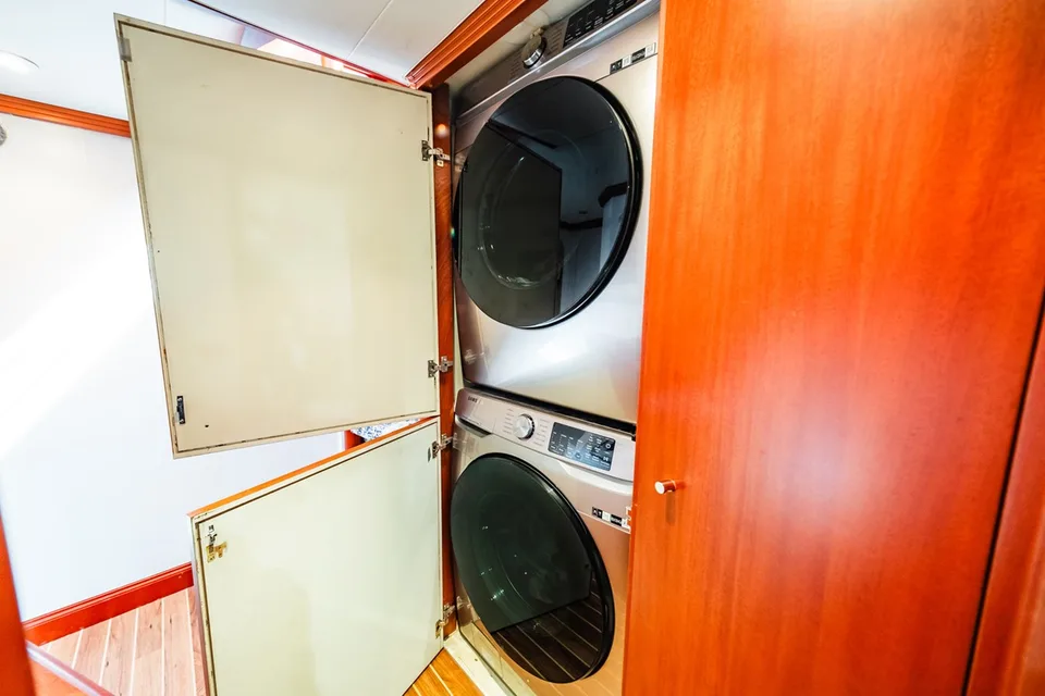 Nordlund Raised Pilothouse