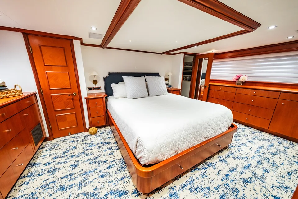 Nordlund Raised Pilothouse