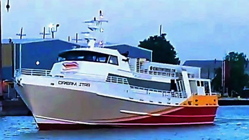 Midship High Speed Passenger Ferry