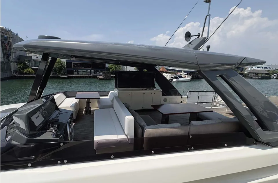 Ferretti Yachts 780