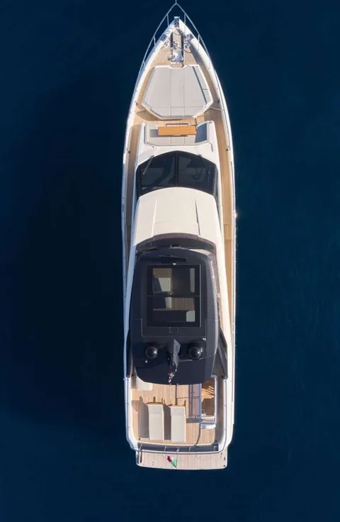 Ferretti Yachts 780