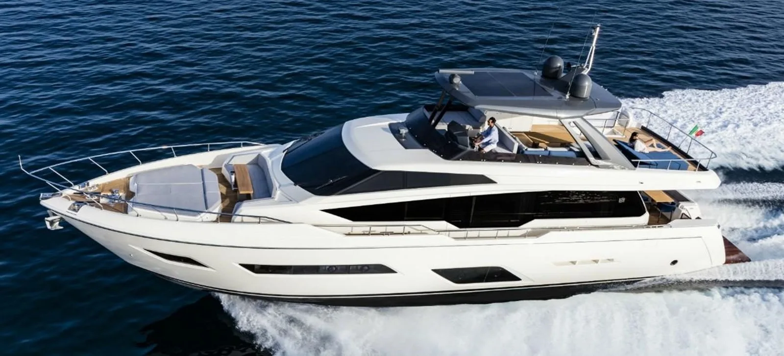 Ferretti Yachts 780