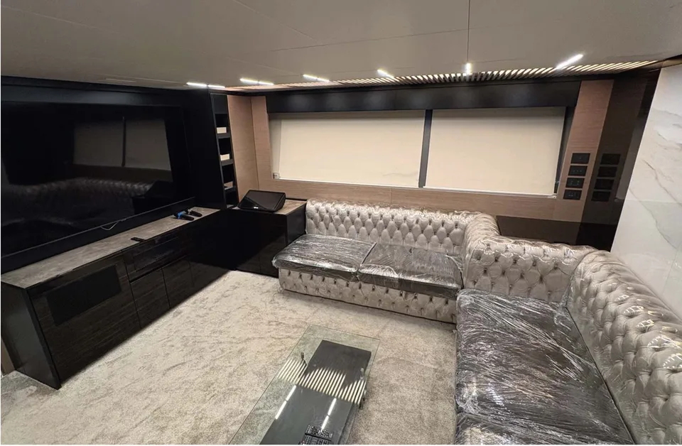 Ferretti Yachts 780