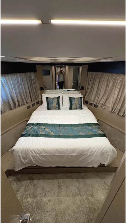 Ferretti Yachts 780