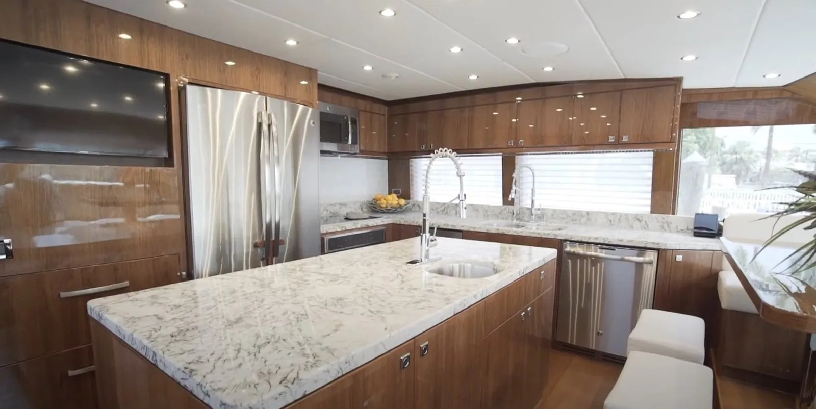 Hargrave Raised Pilothouse
