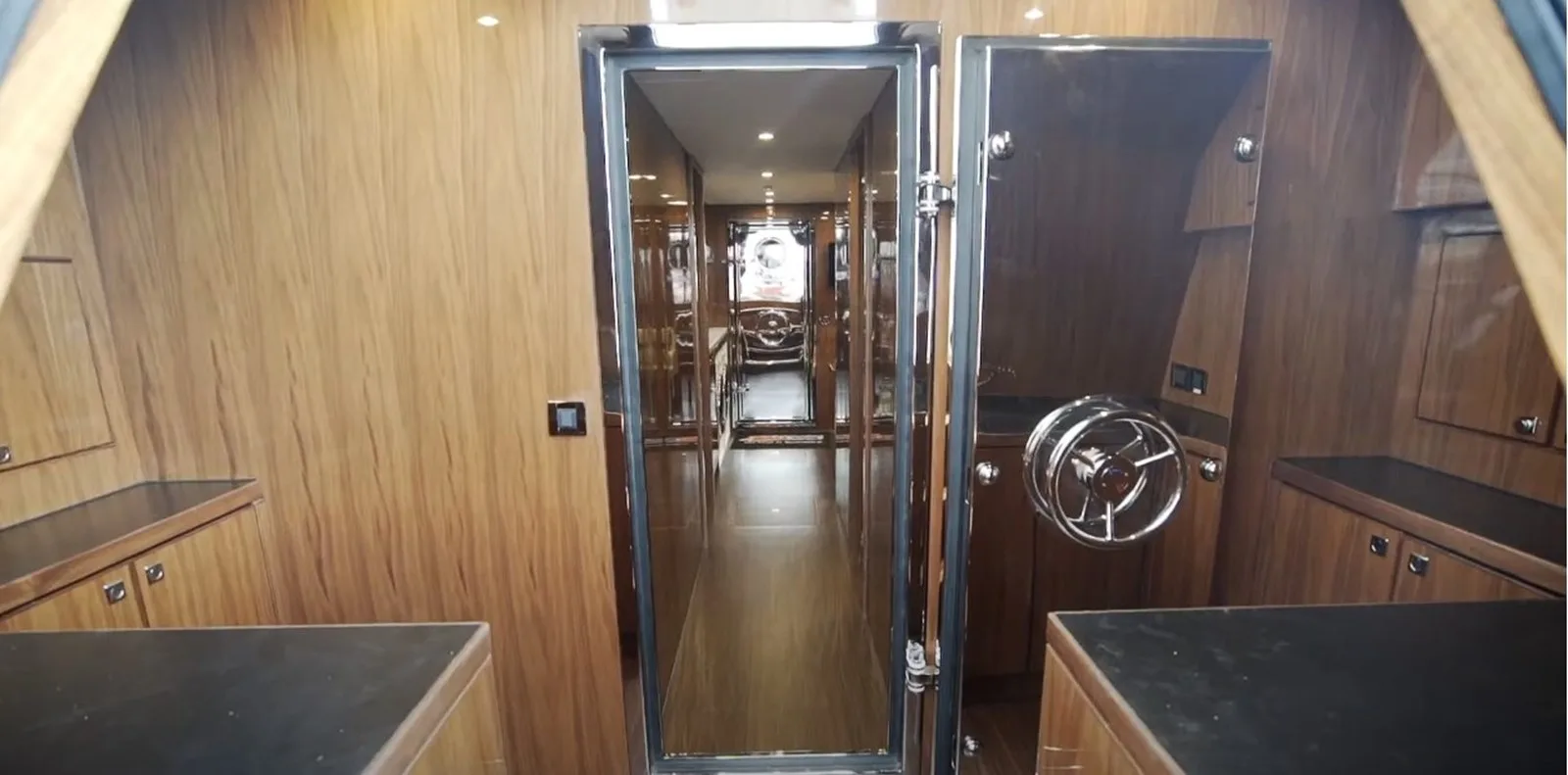 Hargrave Raised Pilothouse