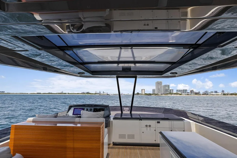 Ferretti Yachts 850