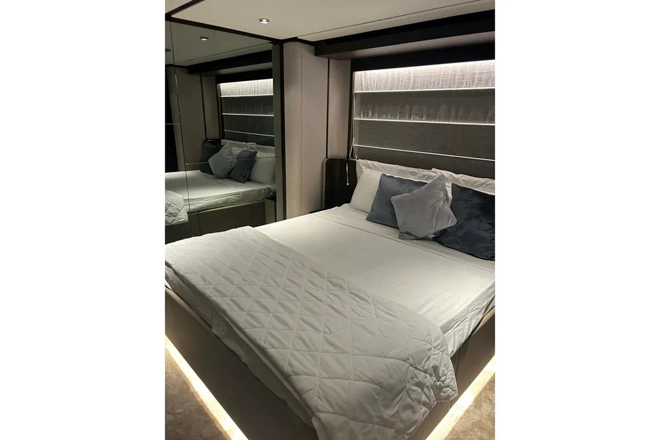 Ferretti Yachts Ferretti Yachts 860